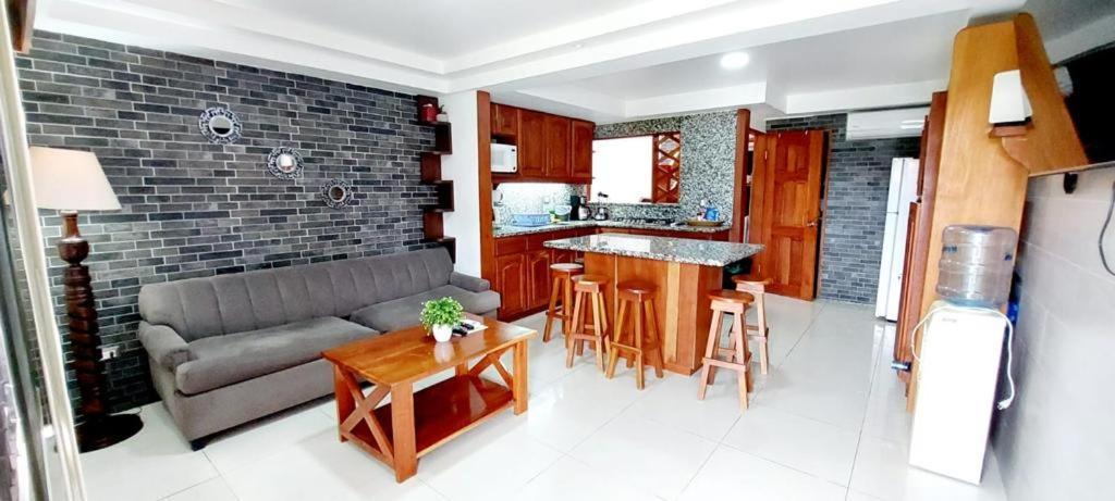 Gamino'S Beach Apartment Jaco Bagian luar foto